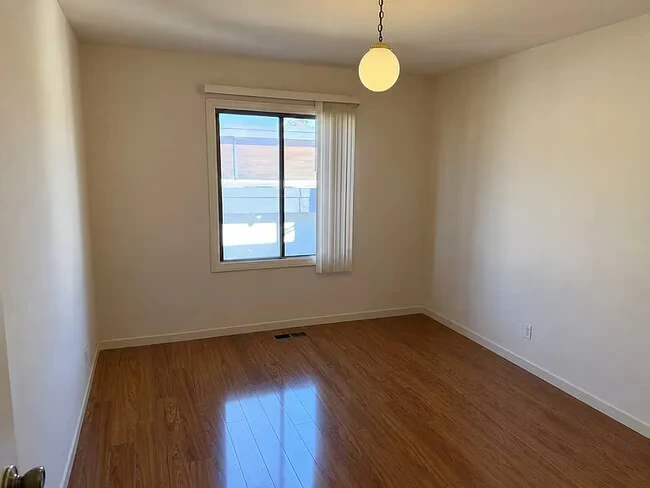 1384 Vista Grande Millbrae, CA 94030 photo 4