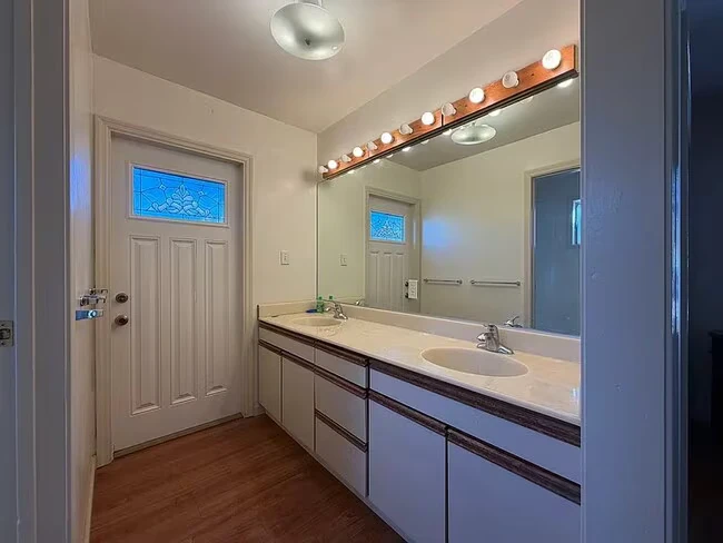 1384 Vista Grande Millbrae, CA 94030 photo 5