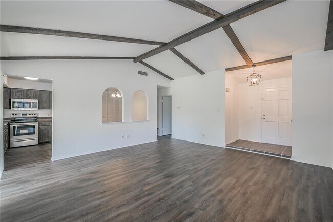 3026 Burning Tree Lane, Garland, TX 75042 photo 3