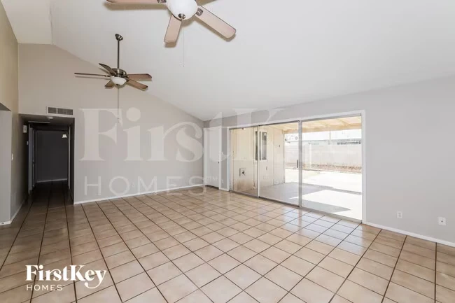 9015 N 57th Ave Glendale, AZ 85302 photo 5