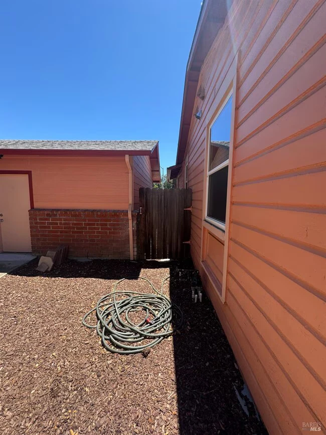 2230 Redwood St Vallejo, CA 94590 photo 5