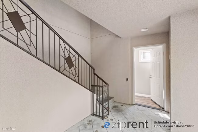 811 Debut Court, San Jose, CA 95134 photo 2