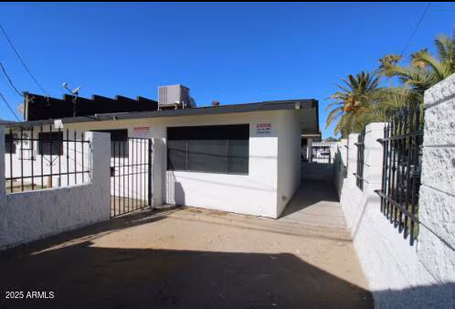 4109 E Moreland St Phoenix, AZ 85008 photo 2