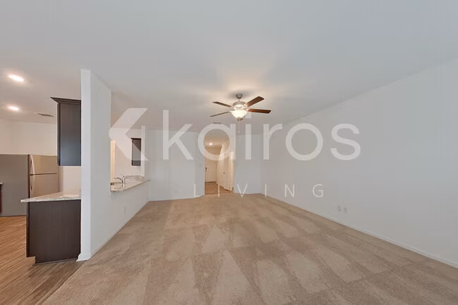 950 Shady Brk New Braunfels, TX 78132 photo 2