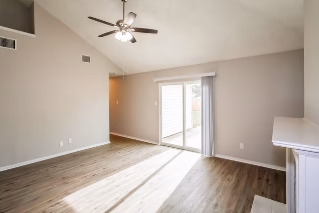 605 Cox Street, Cedar Hill, TX 75104 photo 4