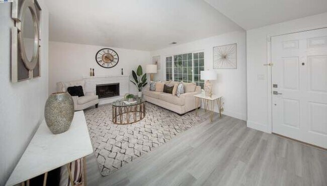 211 Helado Rd Fremont, CA 94539 photo 4