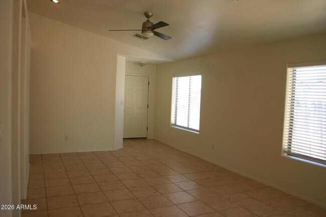516 E Vogel Ave Phoenix, AZ 85020 photo 3