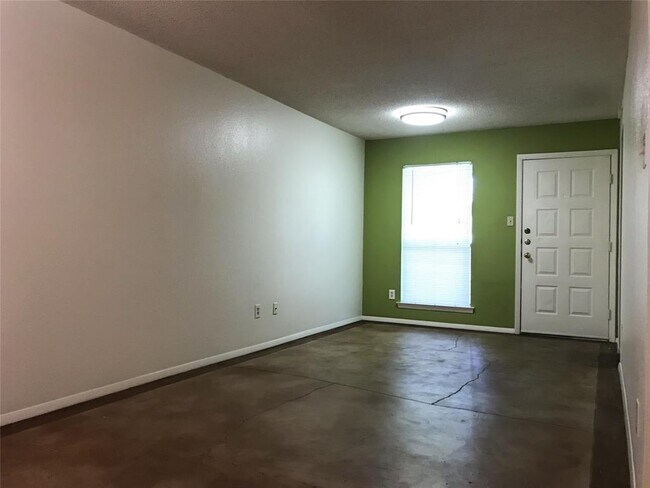 5701 Woodrow Ave Austin, TX 78756 photo 5