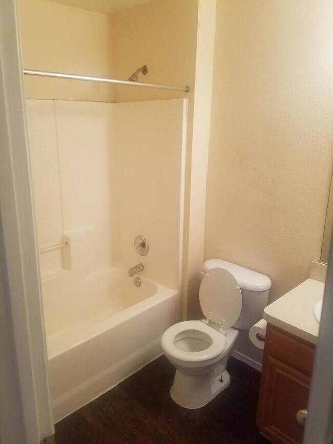 1829-1831 Dillard St Fort Worth, TX 76105 photo 4