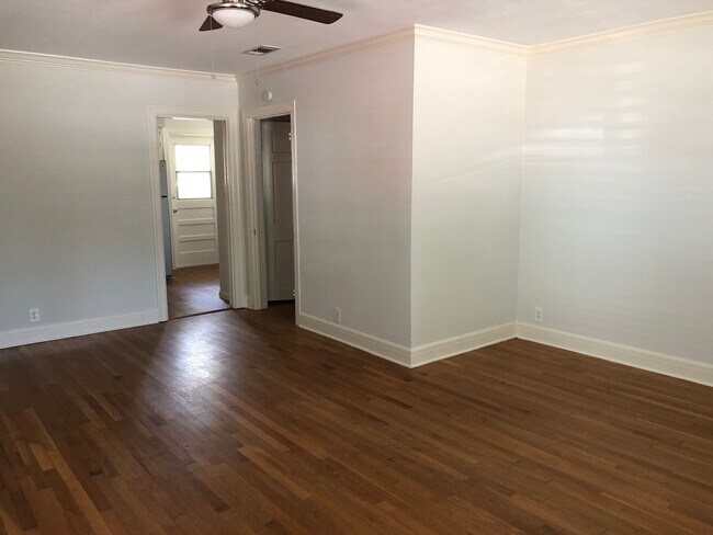 1020 Ellingson Ln Austin, TX 78751 photo 2
