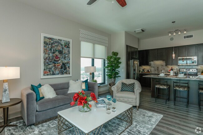 913 Piney Point Road, Houston, TX 77024 photo 2