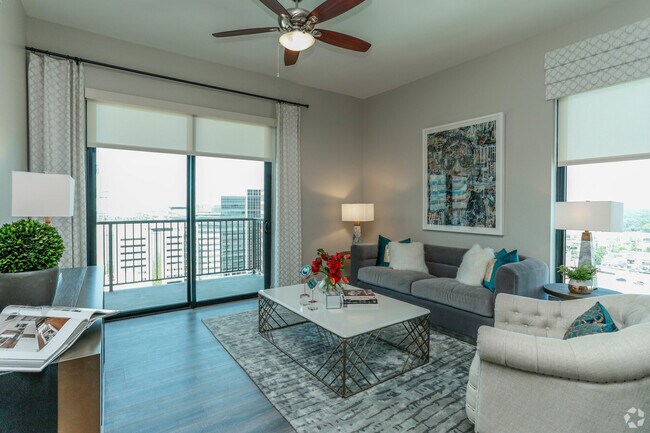 913 Piney Point Road, Houston, TX 77024 photo 4