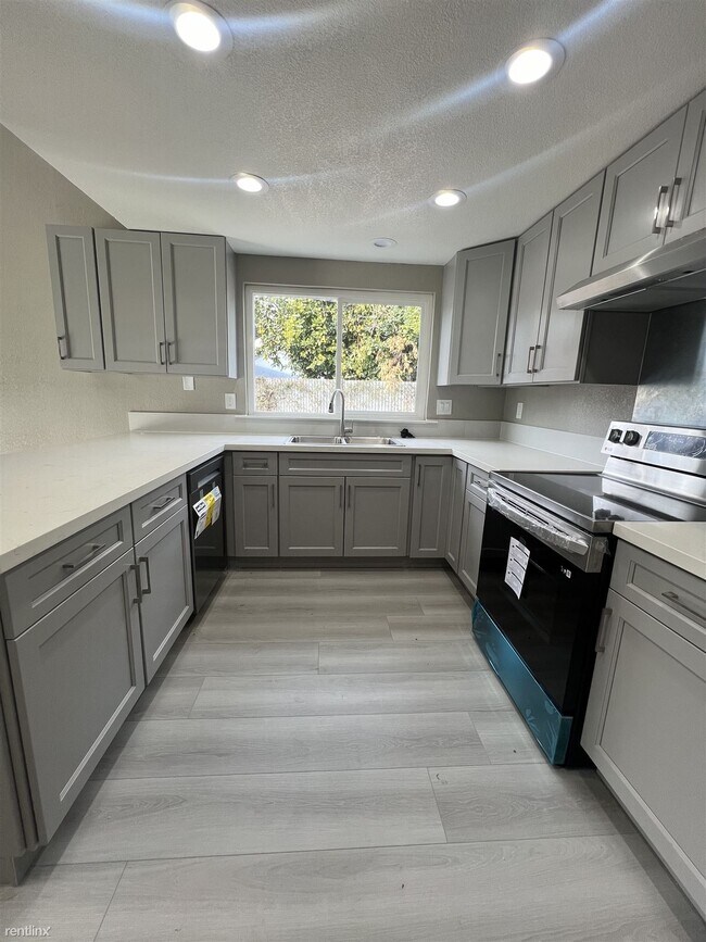 1542 Dina Court, San Jose, CA 95121 photo 3