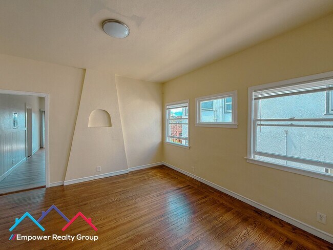 5235 Bancroft Ave Oakland, CA 94601 photo 5