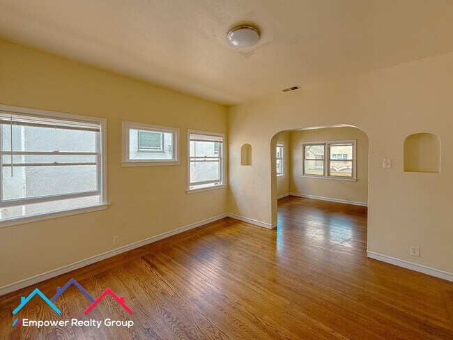 5235 Bancroft Ave Oakland, CA 94601 photo 4