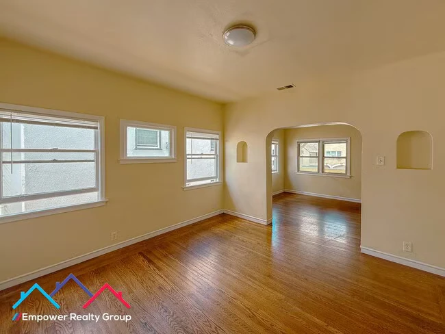 5235 Bancroft Ave Oakland, CA 94601 photo 4