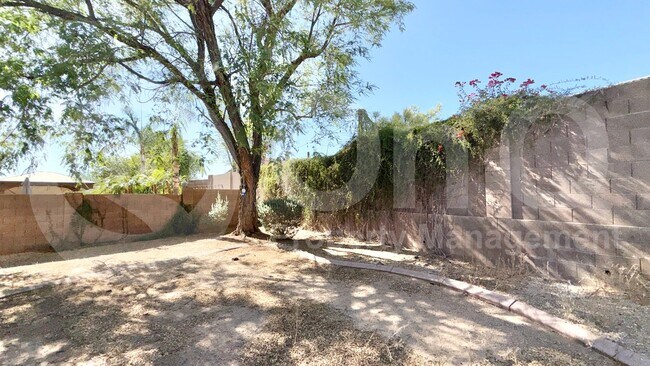 2222 W Mark Ln Phoenix, AZ 85085 photo 5