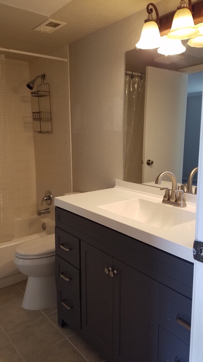 14777 Wunderlich Dr Houston, TX 77069 photo 3