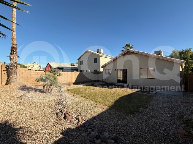 2138 East Robin Lane, Phoenix, AZ 85024 photo 5