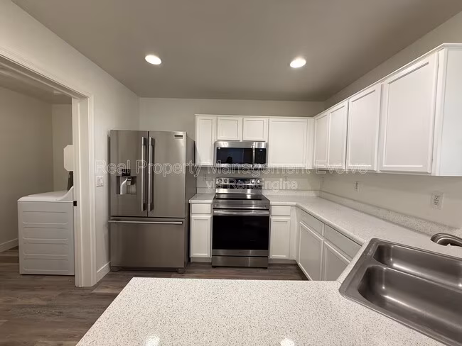 2809 N 107th Dr Avondale, AZ 85392 photo 2