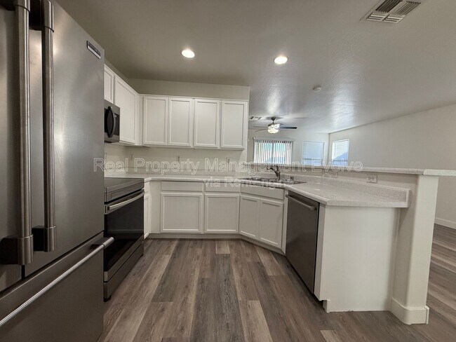 2809 N 107th Dr Avondale, AZ 85392 photo 4