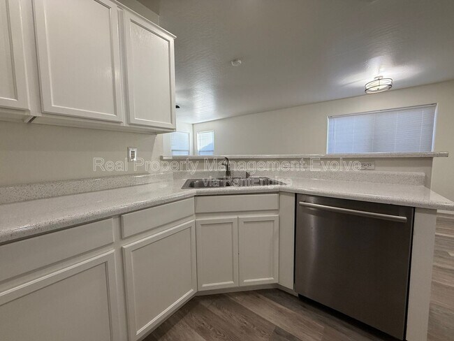 2809 N 107th Dr Avondale, AZ 85392 photo 5