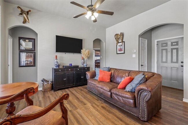 5015 Spruce Street, Krum, TX 76249 photo 5