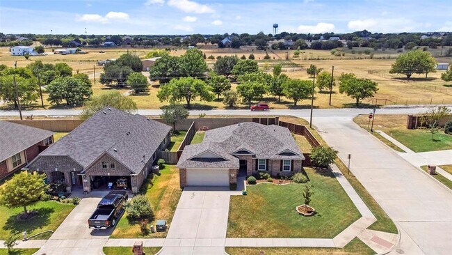 5015 Spruce Street, Krum, TX 76249 photo 2