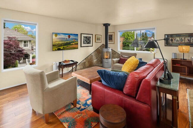 401 W Galer St Seattle, WA 98119 photo 5