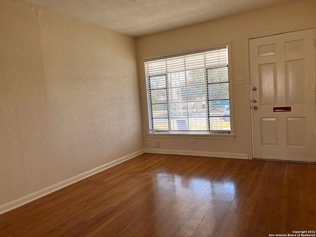 2521 Cincinnati Ave San Antonio, TX 78228 photo 2