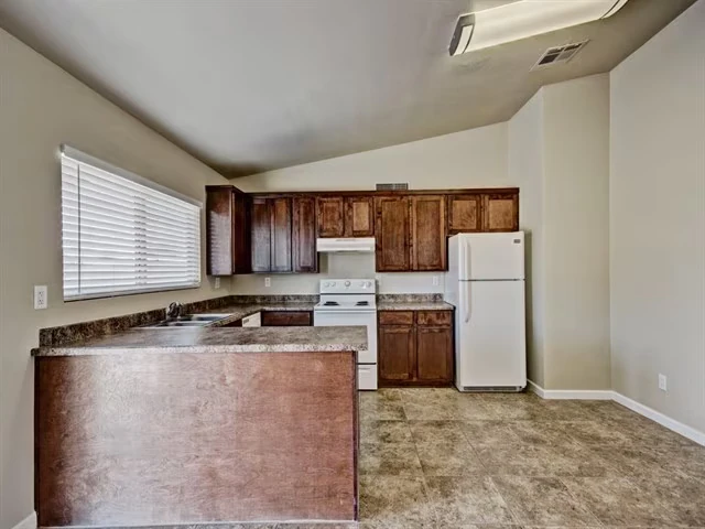 10930 W Montecito Ave Phoenix, AZ 85037 photo 5