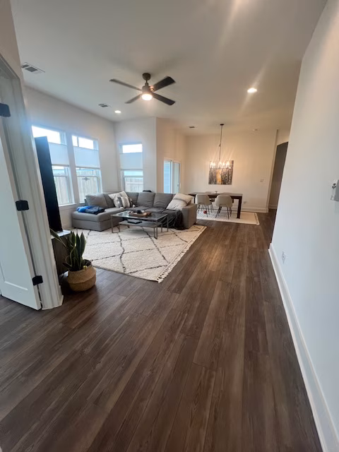 8628 Wellspring Loop Hutto, TX 78634 photo 3