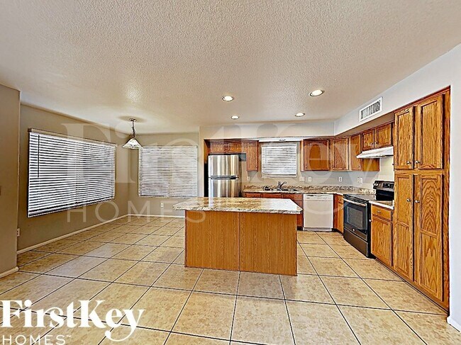 12405 W Montebello Ave Litchfield Park, AZ 85340 photo 3