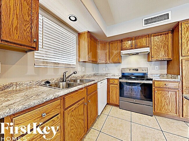 12405 W Montebello Ave Litchfield Park, AZ 85340 photo 4