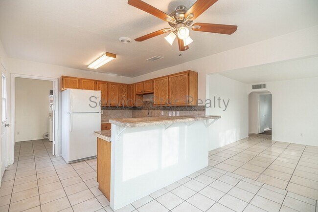 3034 W Lawrence Ln Phoenix, AZ 85051 photo 5