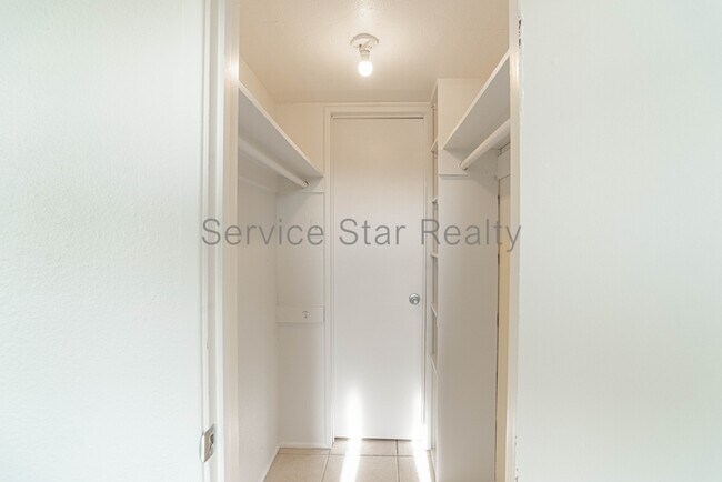 3034 W Lawrence Ln Phoenix, AZ 85051 photo 2