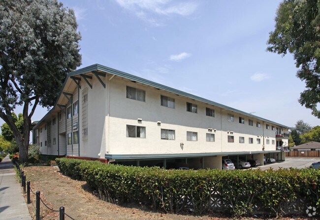 Windsor Apartments photo 2