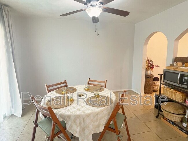 1336 E Don Carlos Ave photo 4