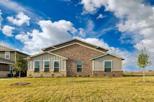 722 Fallow Drive, Venus, TX 76084 photo 2