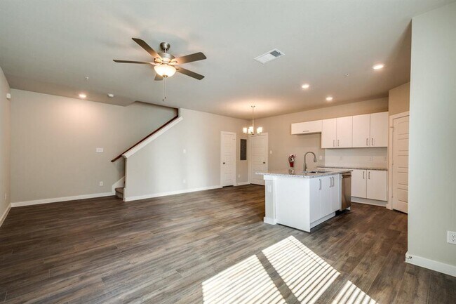 722 Fallow Drive, Venus, TX 76084 photo 4