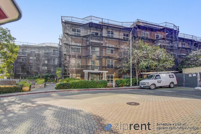 401 Crescent Ct photo 3