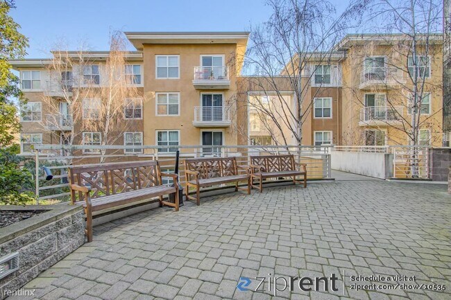 401 Crescent Ct photo 2