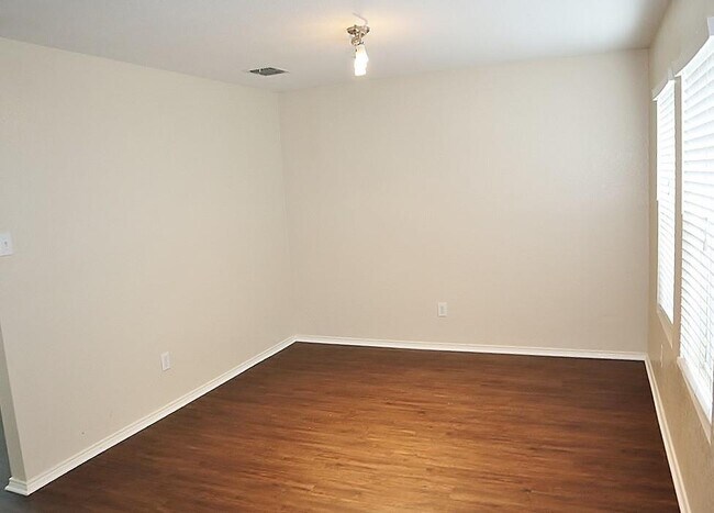 12140 Shine Avenue, Rhome, TX 76078 photo 4