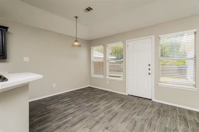 13428 Vida Ln Dallas, TX 75253 photo 4