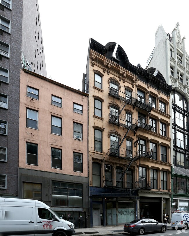 812 Broadway New York, NY 10003 photo 4