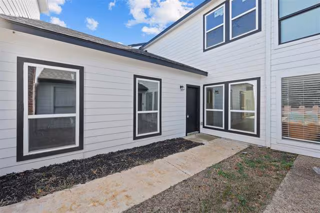 1412 N Crosspointe St photo 2