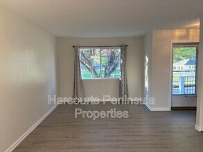 3980 Broadmoor Loop Bremerton, WA 98310 photo 2