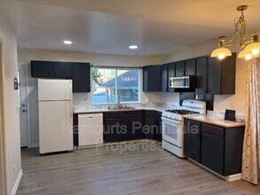 3980 Broadmoor Loop Bremerton, WA 98310 photo 3