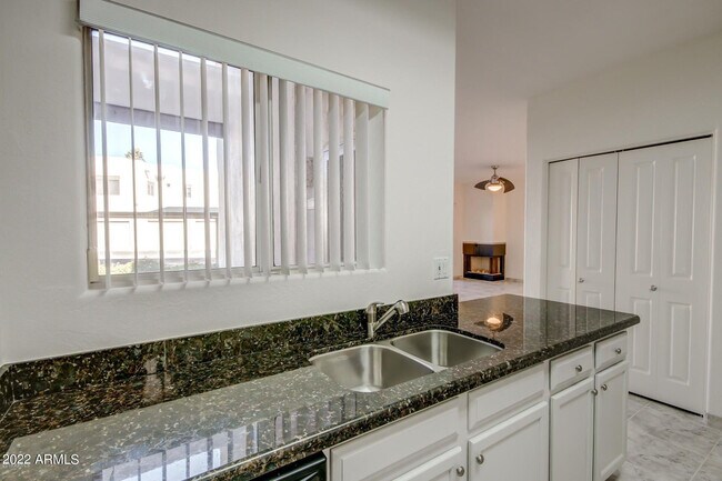11260 N 92nd St Scottsdale, AZ 85260 photo 3