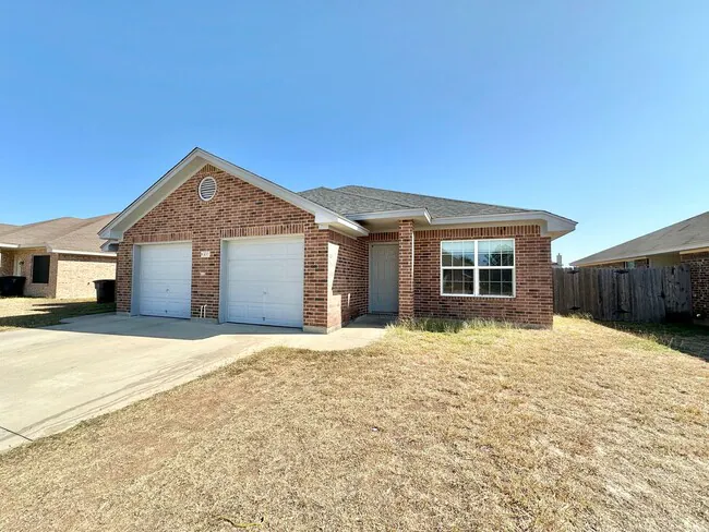 6300 Temora Loop Killeen, TX 76549 photo 2